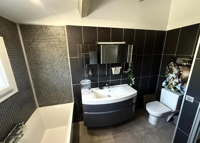 Le Havre De Paix En Garrigue 4 3 Sdb Piscine